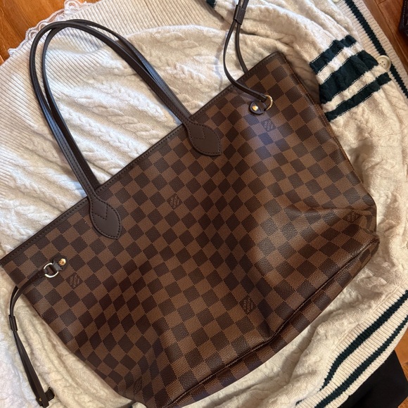 Louis Vuitton  Brown Checkered Tote Bag few times worn only - Picture 1 of 4